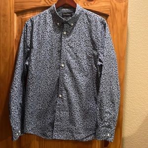 Men’s Banana Republic, button-down untucked fit shirt